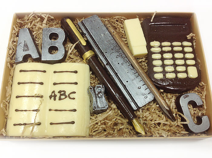 Набор фигурного шоколада "Школа" 