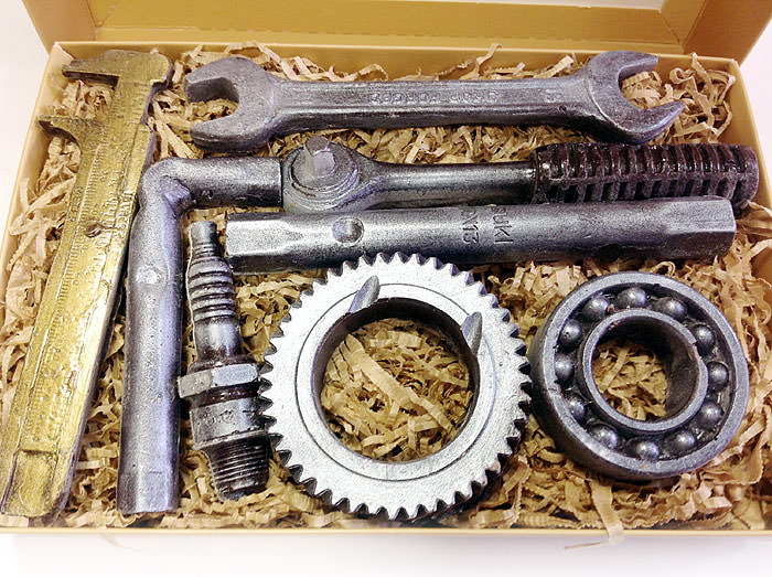 Набор фигурного шоколада "Автомеханик". Купить интернет-магазине Olivaitalia