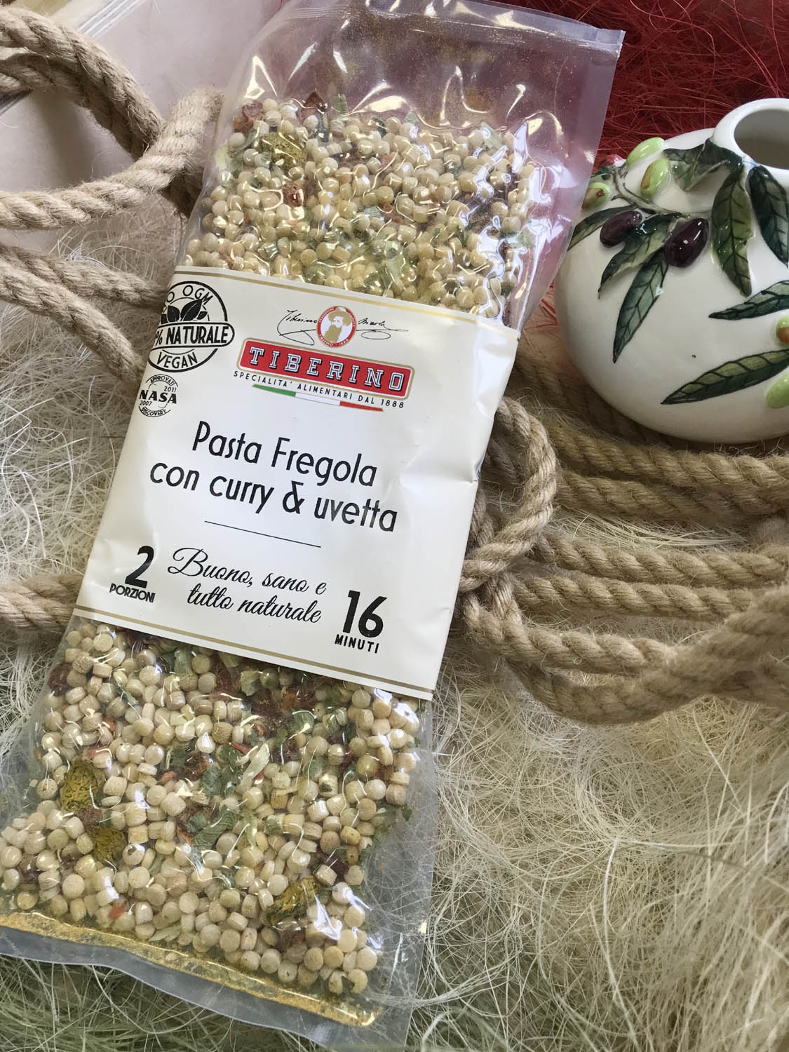 Паста фрегола по-сардински с карри и изюмом