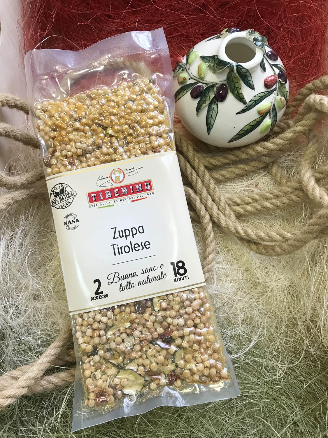 Суп «Тироло» с овощами и паприкой