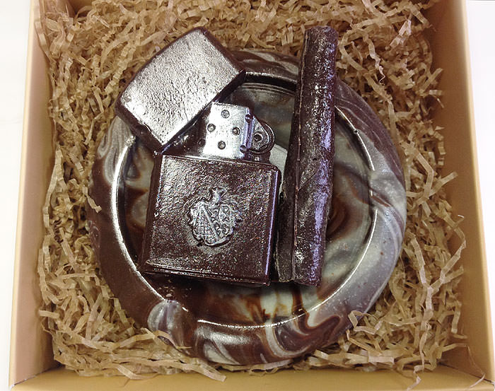 Набор фигурного шоколада "Пепельница и сигара" . Купить интернет-магазине Olivaitalia