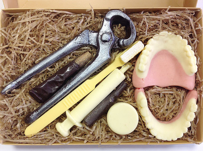 Набор фигурного шоколада "Дантист". Купить интернет-магазине Olivaitalia