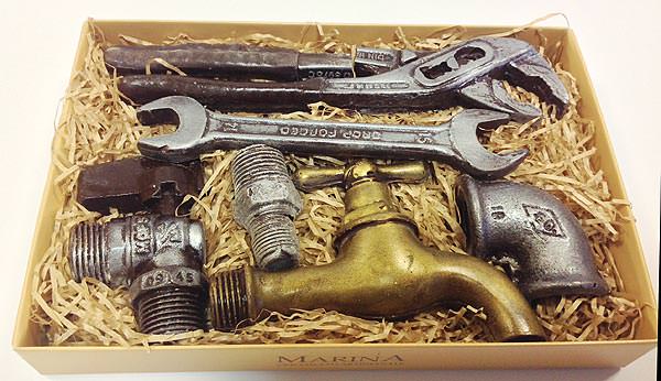 Набор фигурного шоколада "Сантехник"