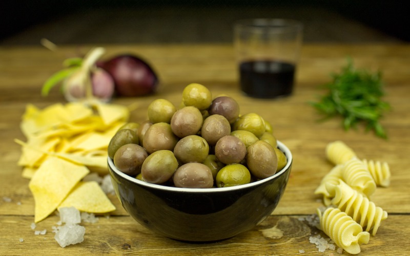 lucarelli - консервированные сицилийские оливки и маслины